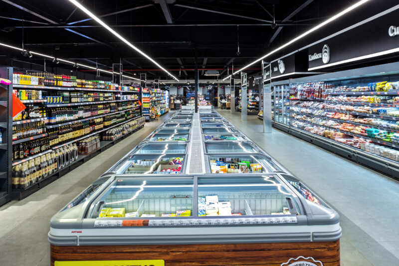 Realizacja oświetlenia sklepowego w ukraińskim supermarkecie ATB